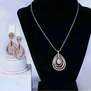 TEARDROP NECKLACE AND EARRING SET